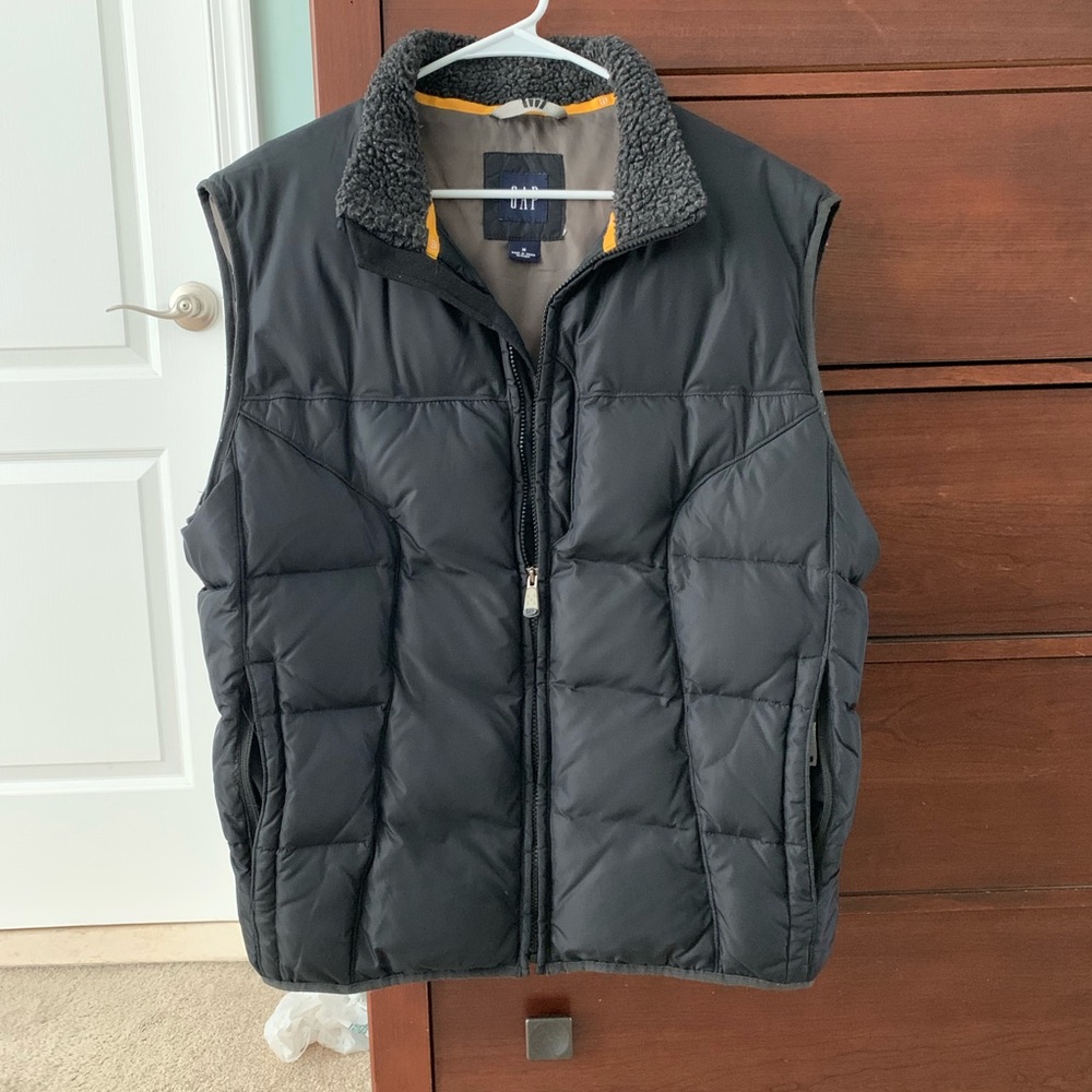 Black GAP Mens Puffy Vest